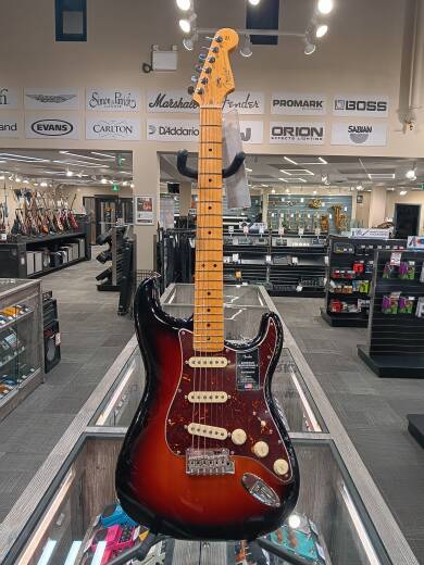 Store Special Product - Fender - American Professional II Stratocaster, Maple Fingerboard - 3-Colour Sunburst