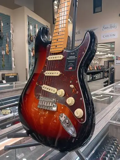 Fender - American Professional II Stratocaster, Maple Fingerboard - 3-Colour Sunburst 2
