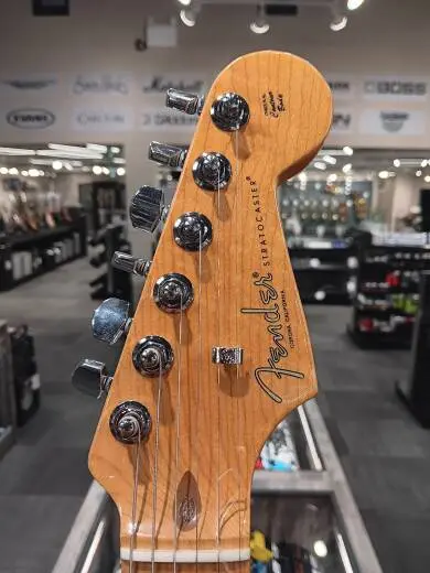Fender - American Professional II Stratocaster, Maple Fingerboard - 3-Colour Sunburst 2