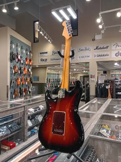 Fender - American Professional II Stratocaster, Maple Fingerboard - 3-Colour Sunburst 2