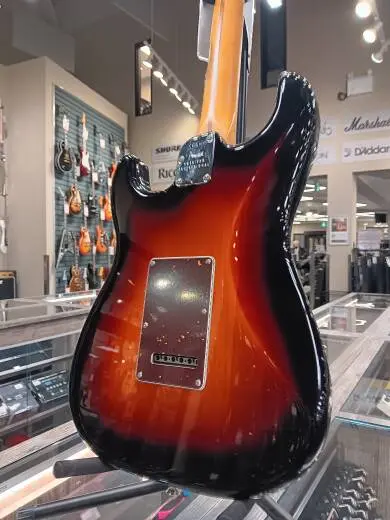 Fender - American Professional II Stratocaster, Maple Fingerboard - 3-Colour Sunburst 2