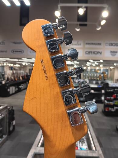 Fender - American Professional II Stratocaster, Maple Fingerboard - 3-Colour Sunburst 2
