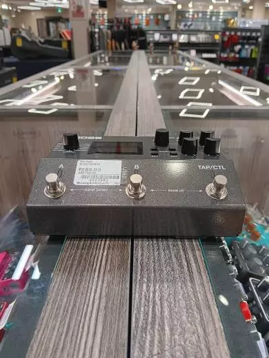 BOSS - RV-500 Reverb 2