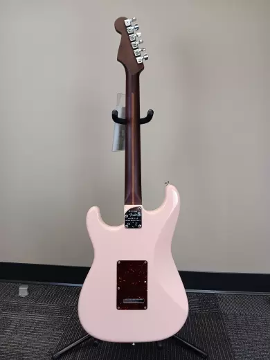 Fender - Limited Edition American Professional II Stratocaster - Shell Pink 2