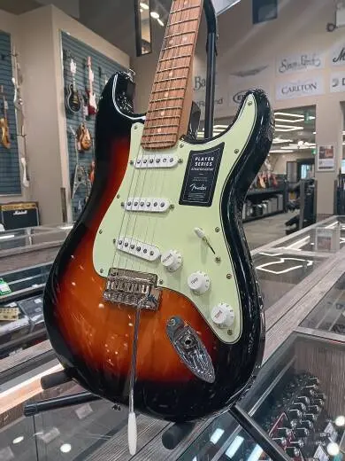 Fender - Limited Edition Player Stratocaster with Roasted Pau Ferro Fingerboard - 3-Tone Sunburst 2
