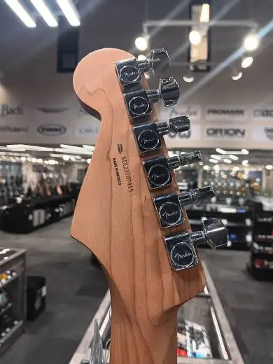 Fender - Limited Edition Player Stratocaster with Roasted Pau Ferro Fingerboard - 3-Tone Sunburst 2