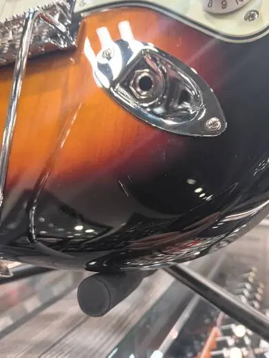 Fender - Limited Edition Player Stratocaster with Roasted Pau Ferro Fingerboard - 3-Tone Sunburst 2