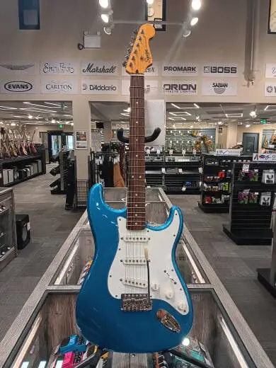 Squier - Classic Vibe '60s Stratocaster, Laurel Fingerboard - Lake Placid Blue