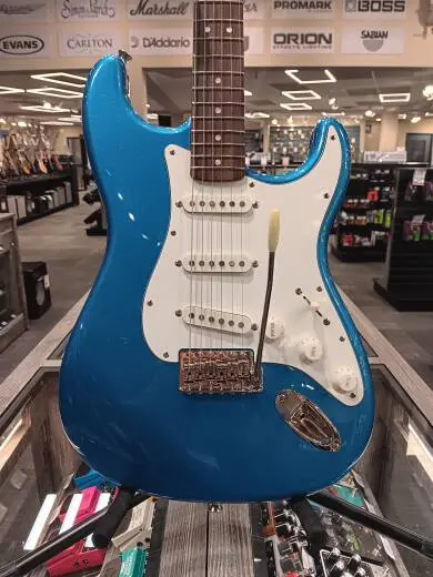 Squier - Classic Vibe '60s Stratocaster, Laurel Fingerboard - Lake Placid Blue 2