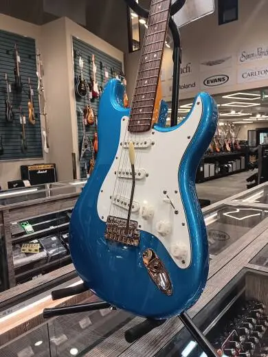 Squier - Classic Vibe '60s Stratocaster, Laurel Fingerboard - Lake Placid Blue 2