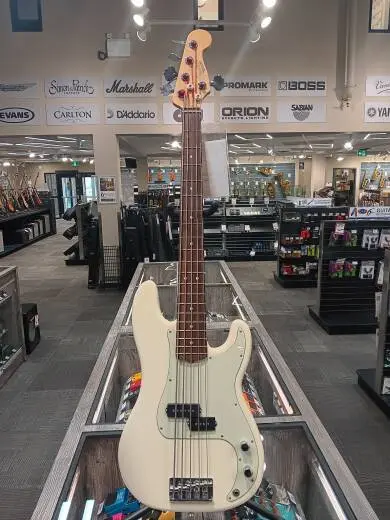 Fender - American Professional Precision Bass V Rosewood Fingerboard - Olympic White