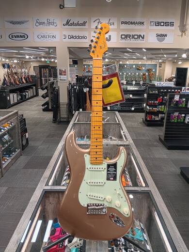Store Special Product - Fender - American Professional Classic Stratocaster, Maple Fingerboard - Faded Firemist Gold