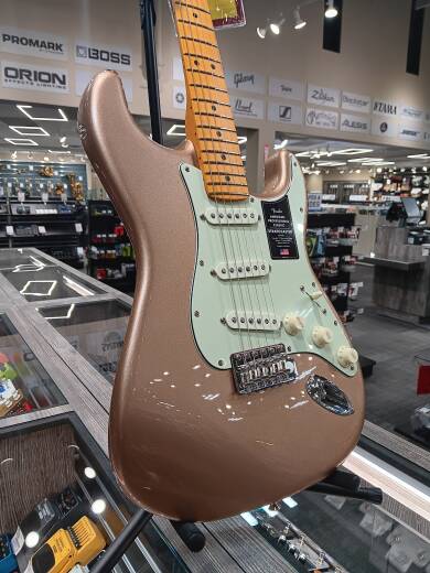 Store Special Product - Fender - American Professional Classic Stratocaster, Maple Fingerboard - Faded Firemist Gold