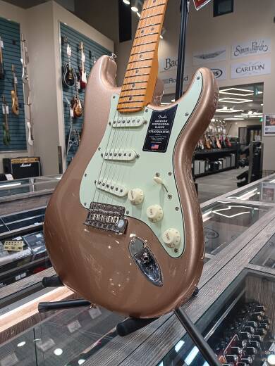 Store Special Product - Fender - American Professional Classic Stratocaster, Maple Fingerboard - Faded Firemist Gold