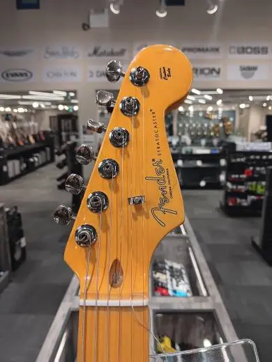 Fender - American Professional Classic Stratocaster, Maple Fingerboard - Faded Firemist Gold 2