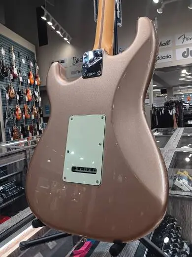 Fender - American Professional Classic Stratocaster, Maple Fingerboard - Faded Firemist Gold 2