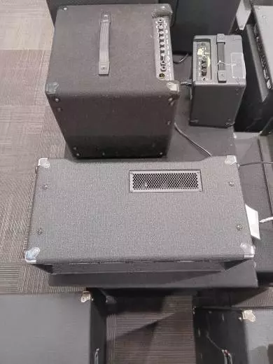 Traynor - YBA200-2 Bass Amp 2