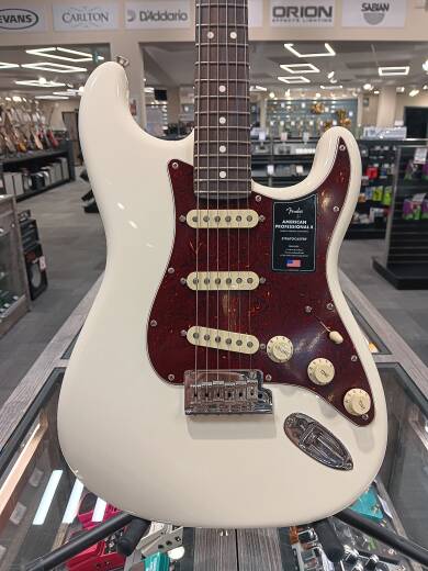Store Special Product - Fender - American Professional II Stratocaster, Rosewood Fingerboard - Olympic White
