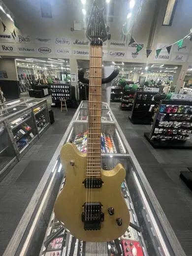 EVH Wolfgang WG Standard, Baked Maple Fingerboard - Gold Sparkle