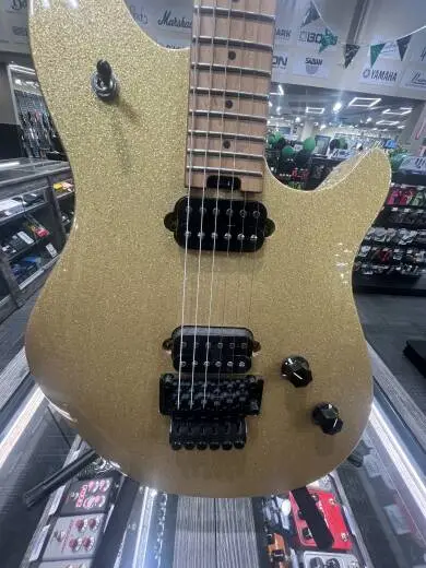 EVH Wolfgang WG Standard, Baked Maple Fingerboard - Gold Sparkle 2