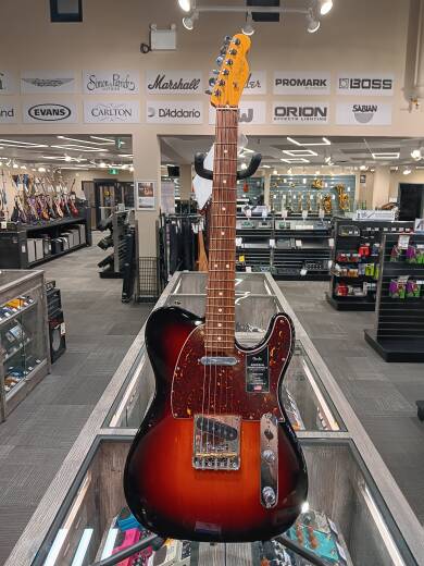 Store Special Product - Fender - American Pro II Telecaster - 3-Tone Sunburst