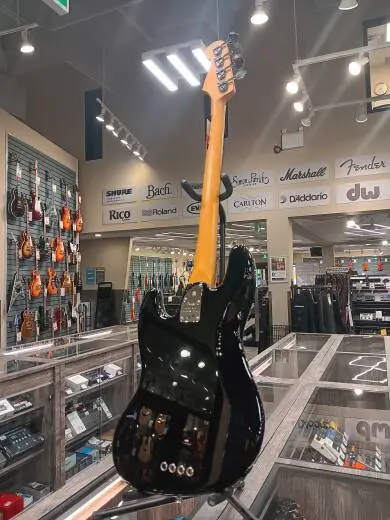 Fender - American Professional II Jazz Bass, Rosewood Fingerboard - Black 2