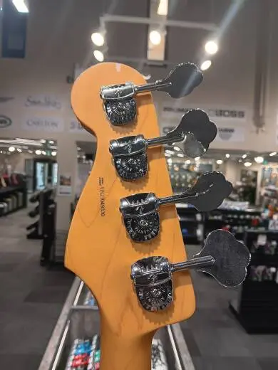 Fender - American Professional II Jazz Bass, Rosewood Fingerboard - Black 2