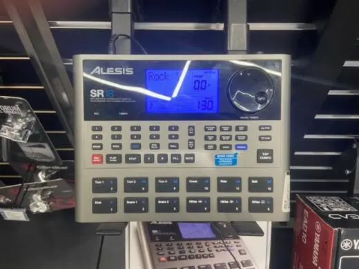 Alesis - SR-18