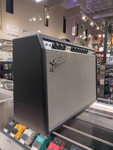 Store Special Product - Fender - \