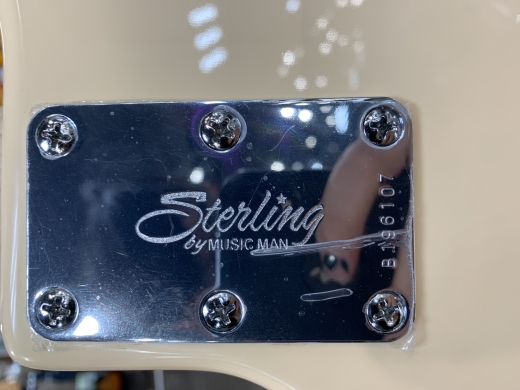 Sterling by Music Man - RAY5-VC-J1 6