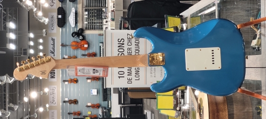 Squier - 40th Anniversary Placid Blue Strat 2