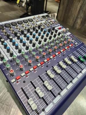 Midas DM12 mixer 2