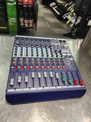 Midas DM12 mixer