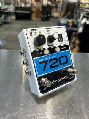 Electro-Harmonix 720 Stereo Looper | Long & McQuade Electro-Harmonix 720 Stereo Looper | Long & McQuade