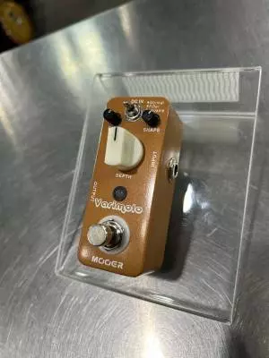 MOOER VARIMOLO TREMOLO PEDAL 2