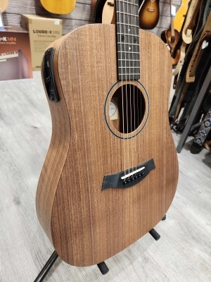 Taylor Guitars - BBTE-WALNUT 2