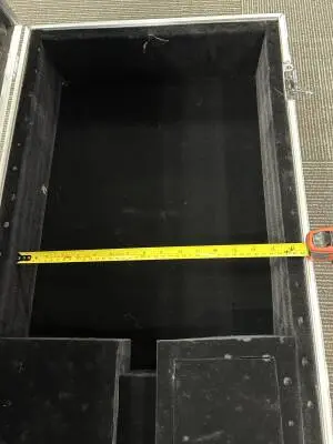 FLIGHT CASE FOR 000 STYLE GUITAR 2