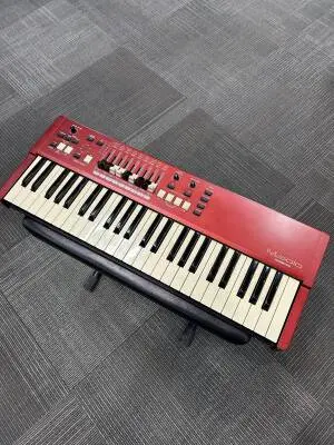 Hammond - M-SOLO BURGUNDY