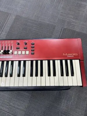 Hammond - M-SOLO BURGUNDY 2