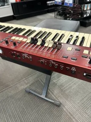 Hammond - M-SOLO BURGUNDY 2
