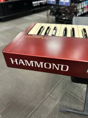 Hammond - M-SOLO BURGUNDY 2