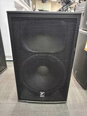Yorkville Sound - EF15P