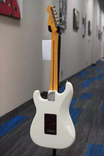 Fender - 011-3900-705 2