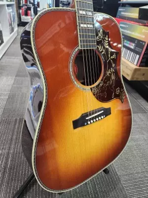 Gibson - HUMMINGBIRD DELUXE 2