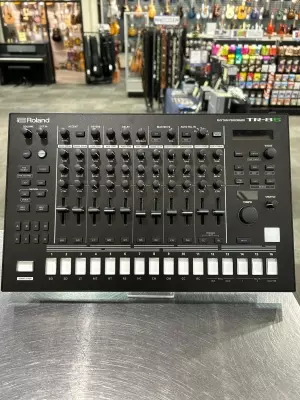 Roland - TR-8S