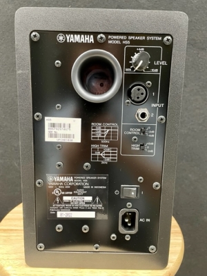 Yamaha HS5 Studio Monitor (Single) 2