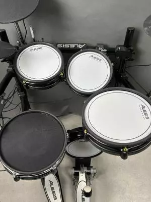 Store Special Product - Alesis - COMMANDSEKITXUS