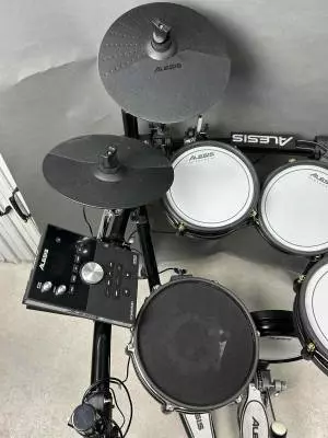 Store Special Product - Alesis - COMMANDSEKITXUS