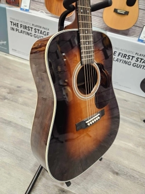 Martin Guitars - D-28 SUNBURST 2