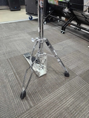 DW MACHINED DRIVE 2 LEG HIHAT STAND BLACK 3